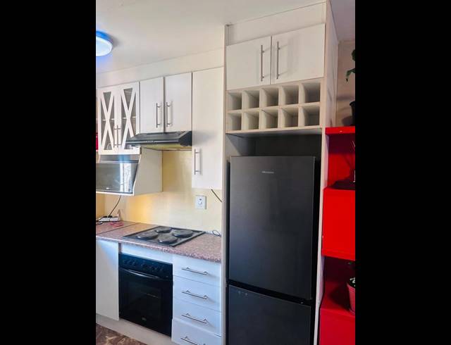 2 BEDROOM PROPERTY TO RENT IN FLEURHOF